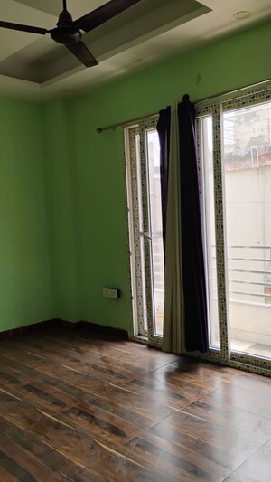 Room in 2 BHK Builder Floor at Arsh Green Heights, Gaur City 1 – for Rent
