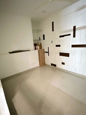Room in 3 BHK Penthouse at Vip Road – for Rent