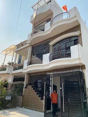 5 BHK Builder Floor For Rent in Ashiyana