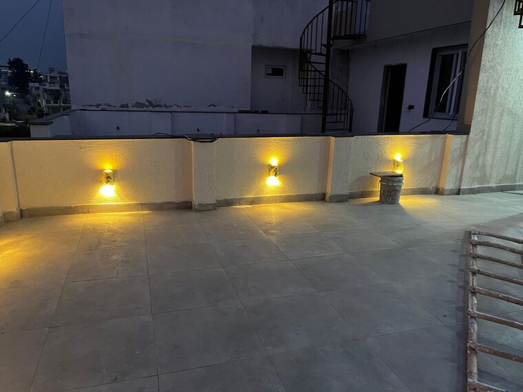 Terrace, rajpur road 6+ Bedroom 500 Sq.Yd. Independent House In Rajpur Road Dehradun 10344639