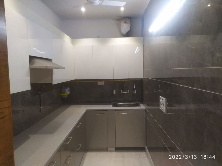 Kitchen, lajpat nagar i 2 Bedroom 900 Sq.Ft. Builder Floor In Lajpat Nagar I Delhi 10350411