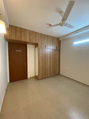 Room in  Apartment at Bhartiya Nikoo Homes Phase 2, Thanisandra Main Road – for Rent