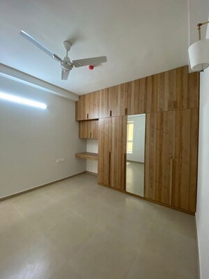 Room in  Apartment at Bhartiya Nikoo Homes Phase 2, Thanisandra Main Road – for Rent