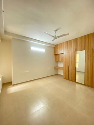 Room in  Apartment at Bhartiya Nikoo Homes Phase 2, Thanisandra Main Road – for Rent