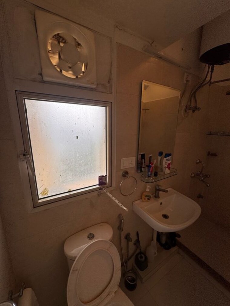 Bathroom, dlf-ridgewood-estate 3 Bedroom 1406 Sq.Ft. Apartment In Dlf Phase iv Gurgaon 9974830