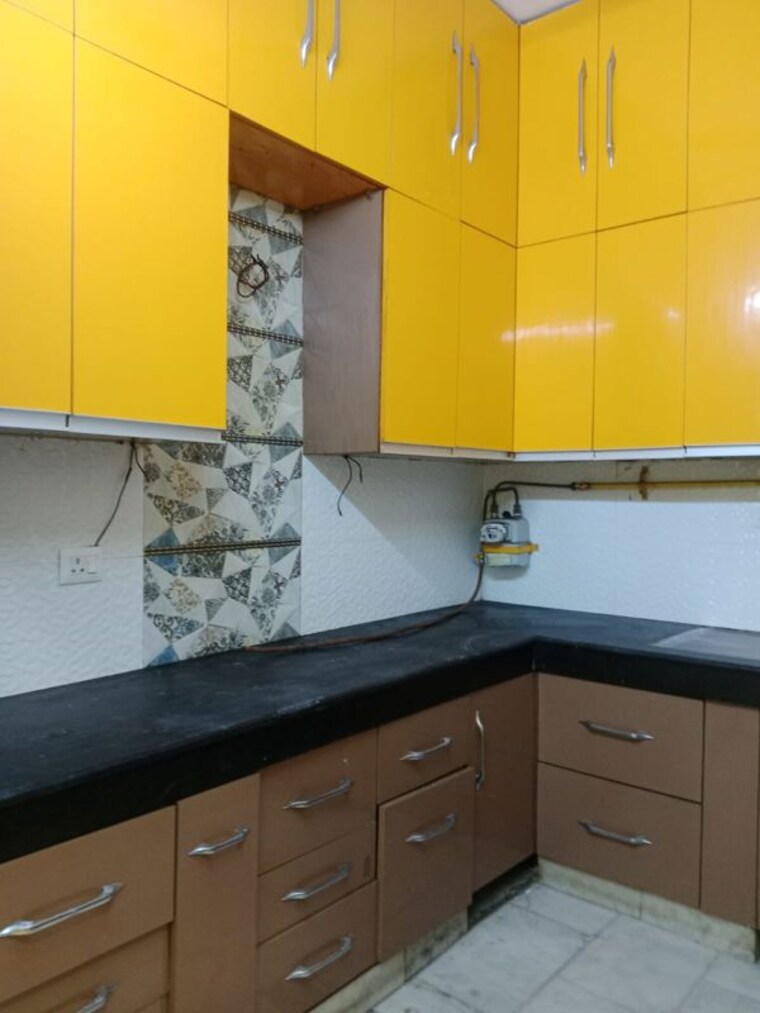 Kitchen, east of kailash 3 Bedroom 1500 Sq.Ft. Builder Floor In East Of Kailash Delhi 10350433