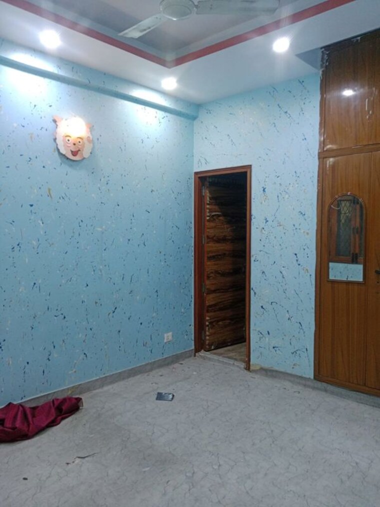 Room, east of kailash 3 Bedroom 1500 Sq.Ft. Builder Floor In East Of Kailash Delhi 10350433