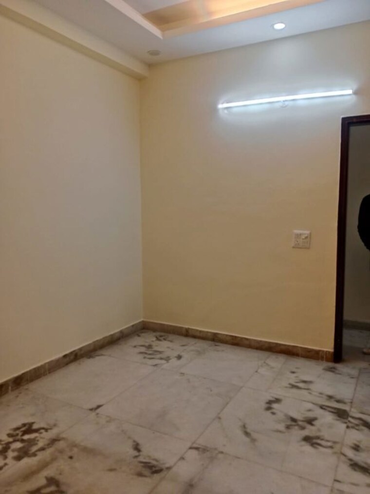 Room, east of kailash 3 Bedroom 1500 Sq.Ft. Builder Floor In East Of Kailash Delhi 10350433