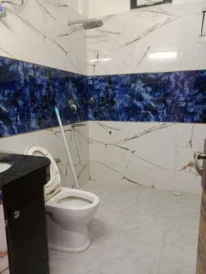 Team Area in 3 BHK Builder Floor at East Of Kailash – for Rent