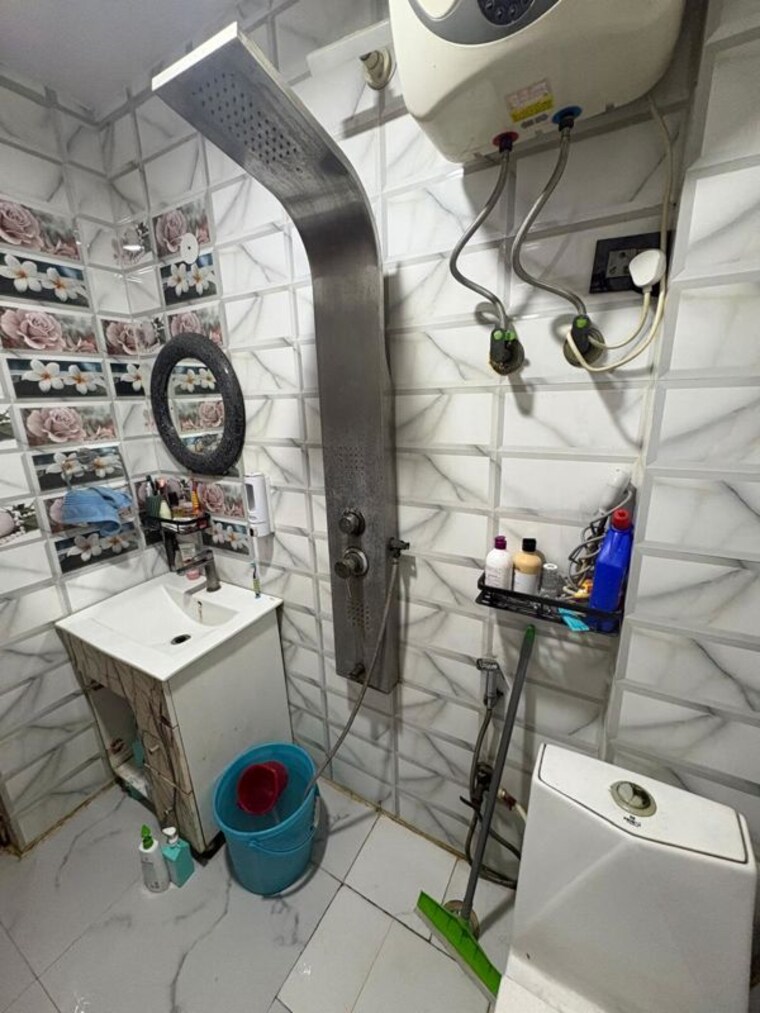 Bathroom, vxl-eastern-heights 2 Bedroom 1100 Sq.Ft. Apartment In Ahinsa Khand 1 Ghaziabad 10350446