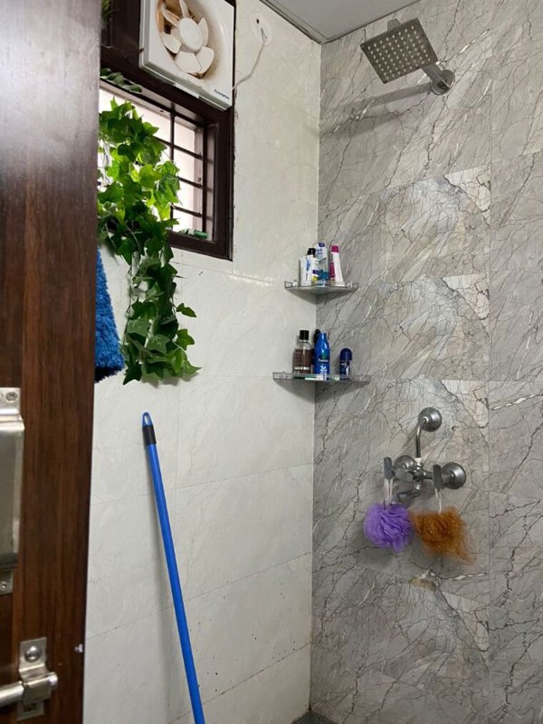  Parking, sector 45 1 Bedroom 700 Sq.Ft. Builder Floor In Sector 45 Gurgaon 10350448