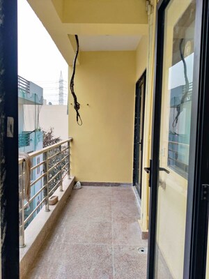 Balcony in 3 BHK Builder Floor at Sector 40 – for Rent