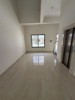 Room in 4 BHK Villa at Kolte Patil Life Republic, Hinjewadi – for Rent