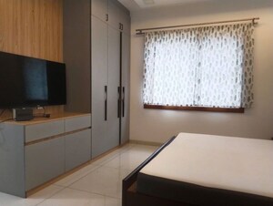 Room in 3 BHK Apartment at Jayabheri The Summit, Narsingi – for Rent