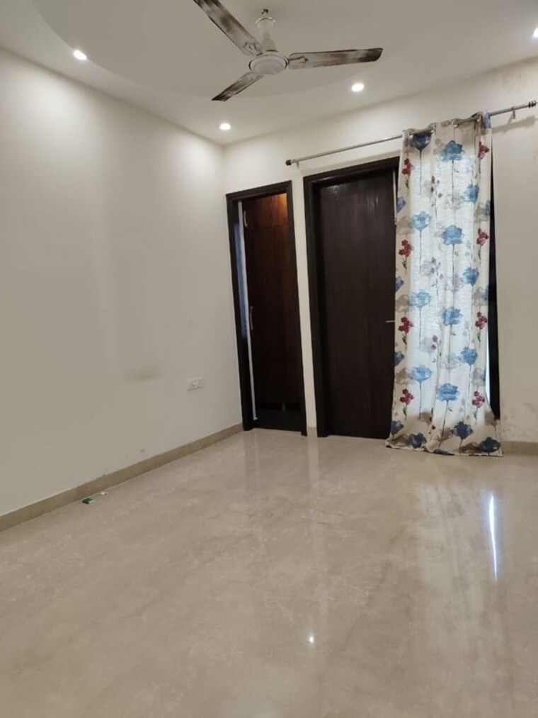 Room, sushant lok i 3 Bedroom 2285 Sq.Ft. Builder Floor In Sushant Lok I Gurgaon 10350539