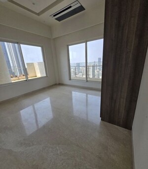 Room in 3 BHK Apartment at Indiabulls Sky Forest, Lower Parel – for Rent