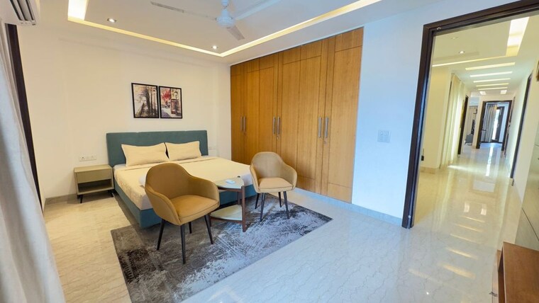Bedroom, connaught place 3 Bedroom 2200 Sq.Ft. Apartment In Connaught Place Delhi 10350572