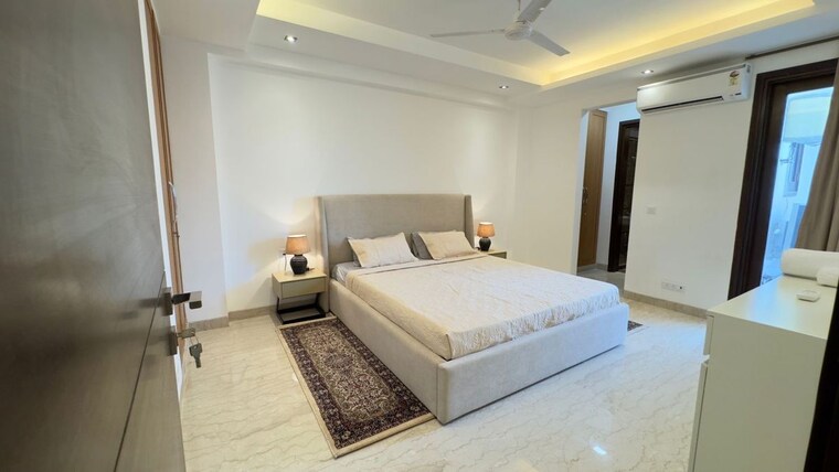 Bedroom, connaught place 3 Bedroom 2200 Sq.Ft. Apartment In Connaught Place Delhi 10350572