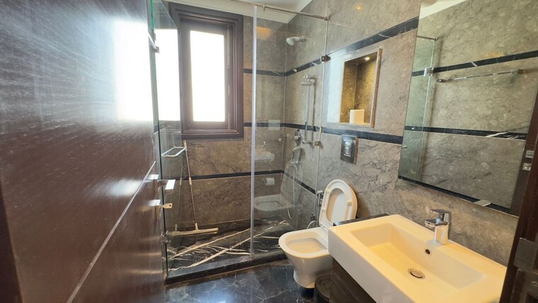 Kitchen, connaught place 3 Bedroom 2200 Sq.Ft. Apartment In Connaught Place Delhi 10350572