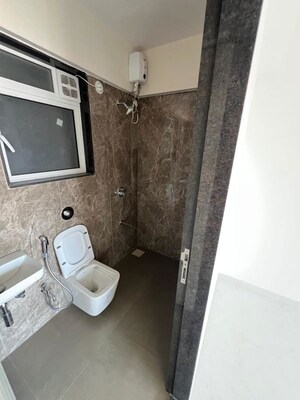 Furnished Amenities in 1 BHK Apartment at Mahaveer Solitaire Edge, Kandivali East – for Rent