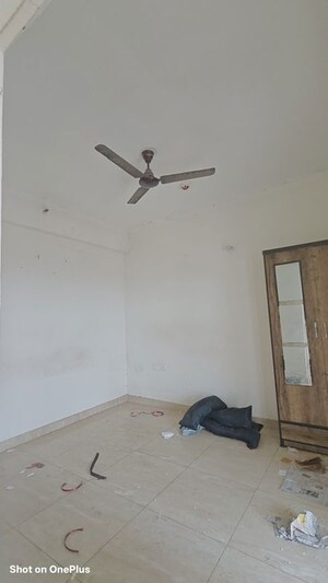 Room in 1 BHK Apartment at Gaur City 2 - 14th Avenue, Sector 16c Greater Noida – for Rent