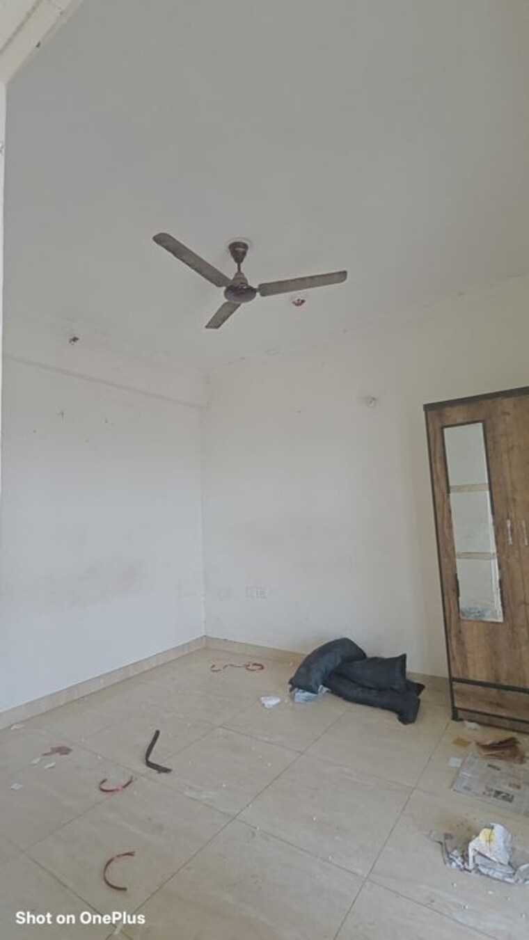 Room, gaur-city-2-14th-avenue 1 Bedroom 530 Sq.Ft. Apartment In Sector 16c Greater Noida Greater Noida 10350644