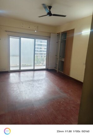 Room in 3 BHK Apartment at Maxblis White House, Sector 75 – for Rent
