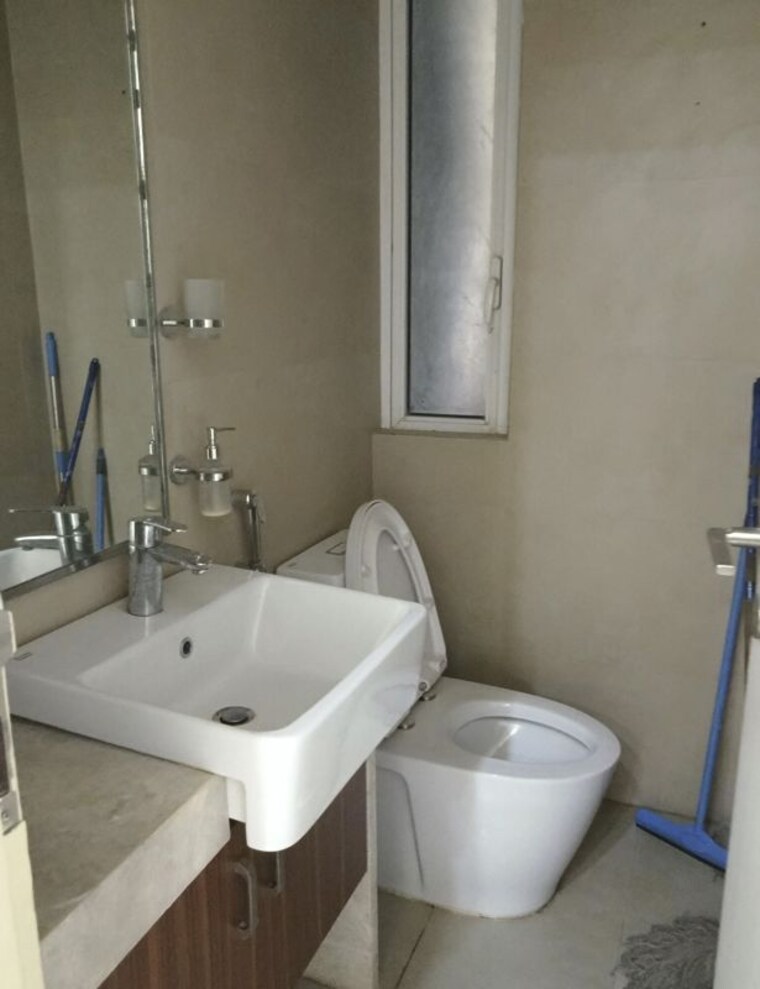 Bathroom, indiabulls-sky-forest 3 Bedroom 3368 Sq.Ft. Apartment In Lower Parel Mumbai 10350656