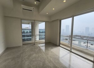 Room in 3 BHK Apartment at Indiabulls Sky Forest, Lower Parel – for Rent