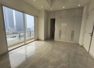 Room in 3 BHK Apartment at Indiabulls Sky Forest, Lower Parel – for Rent
