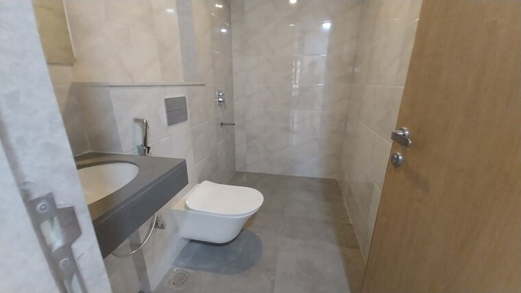 Bathroom, lodha-bellagio 3.5 Bedroom 1285 Sq.Ft. Apartment In Powai Mumbai 10350665