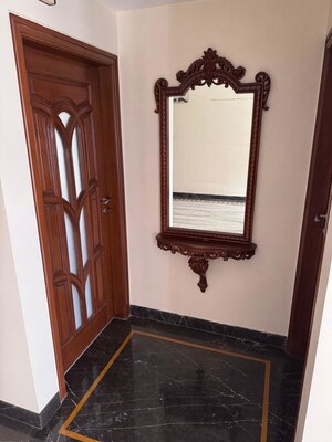 Room in 3 BHK Apartment at Basant Apartment Cuffe Parade, Cuffe Parade – for Rent