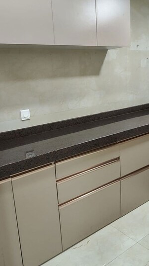 Furnished Amenities in 3 BHK Apartment at Sumer Saraswati, Gamdevi – for Rent