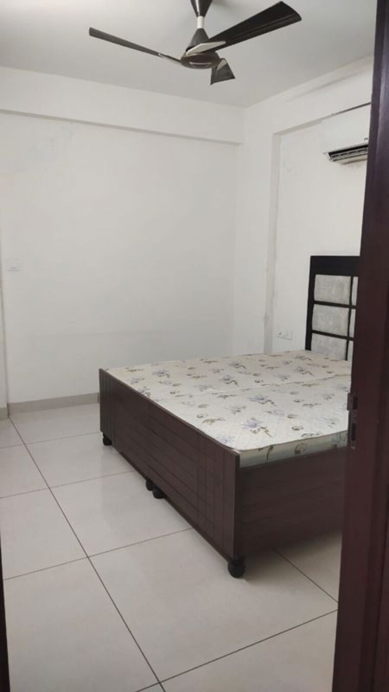 Room, affinity-greens 3 Bedroom 1940 Sq.Ft. Apartment In International Airport Road Zirakpur 10350770