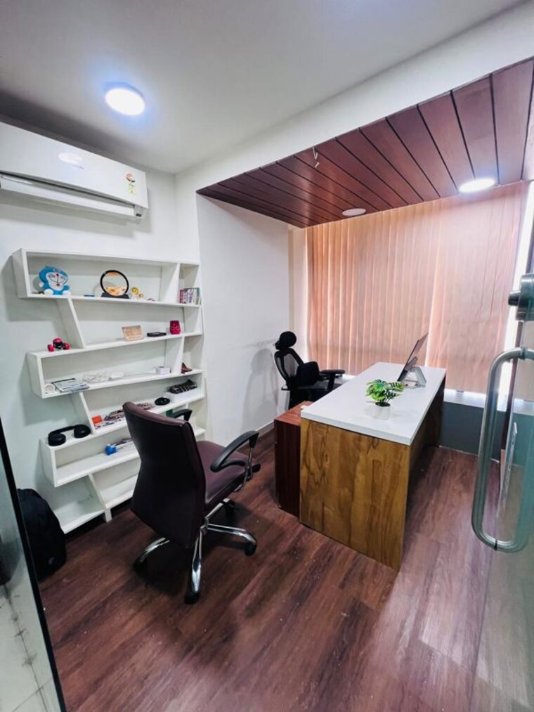 Team Area, shivalik-shilp Commercial Office Space 915 Sq.Ft. In Sanidhya Ahmedabad 10350802
