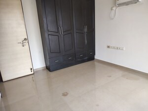 Room in 2 BHK Apartment at Ashok Gardens, Sewri – for Rent
