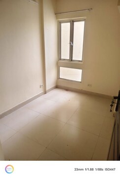 3.5 BHK + Pooja Room,Servant Room,Study Room,Extra Room,Basement,Store Room Apartment For Rent in Aims Golf Avenue I