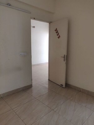 Room in 2 BHK Apartment at Migsun Green Mansion, Zeta I Greater Noida – for Sale