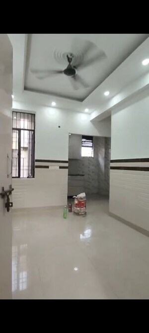 Room in 1 BHK Apartment at Mu 2 Greater Noida – for Rent