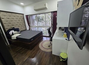 Team Area in 3 BHK Apartment at Omkar Meridia, Kurla West – for Rent