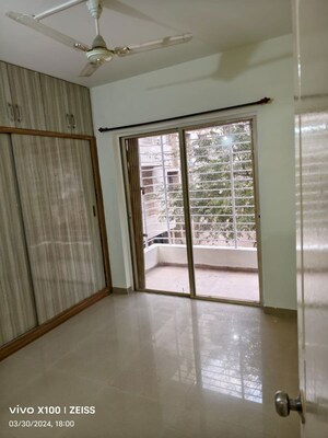 Room in 2 BHK Apartment at Anand Green Crest, Hadapsar – for Rent