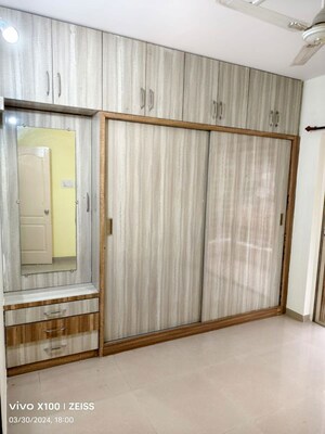 Room in 2 BHK Apartment at Anand Green Crest, Hadapsar – for Rent