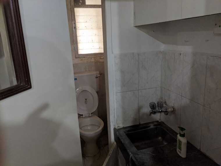 Bathroom, atlanta-building Commercial Office Space 600 Sq.Ft. In Nariman Point Mumbai 10350917