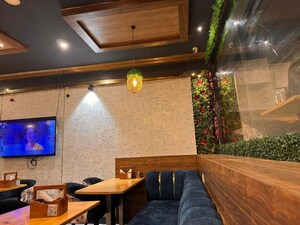 Furnished Amenities in  Shop at Elgin – for Sale
