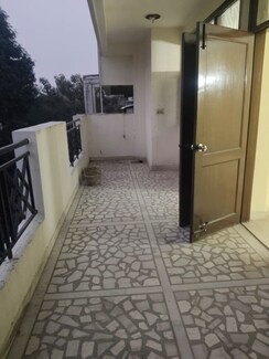2 BHK + Pooja Room Builder Floor For Rent in Hauz Khas