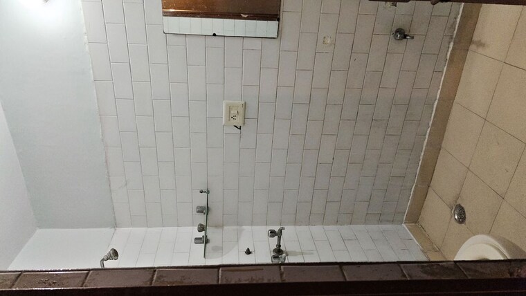Bathroom, ansal-plaza-chiranjiv-vihar 4 Bedroom 90 Sq.Mt. Independent House In Chiranjiv Vihar Ghaziabad 10350911