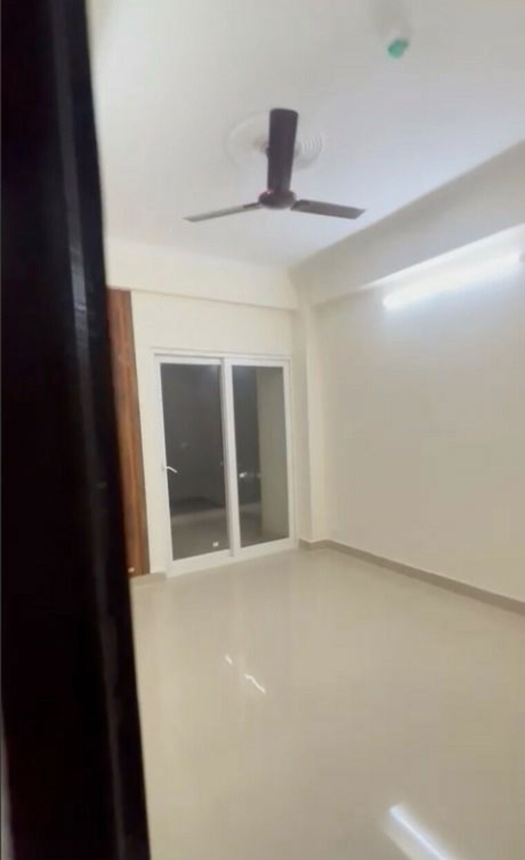 Room, amrapali-centurian-park 3 Bedroom 1600 Sq.Ft. Apartment In Tech Zone 4 Greater Noida Greater Noida 9388009