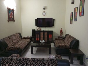 Living Room in 2 BHK Builder Floor at Green Fields Colony – for Rent
