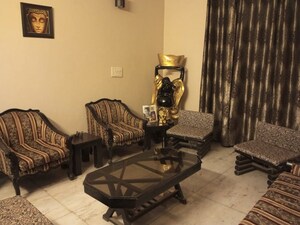 Living Room in 2 BHK Builder Floor at Green Fields Colony – for Rent