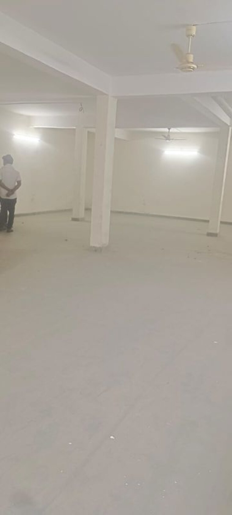 Room, indira nagar Commercial Showroom 2000 Sq.Ft. In Indira Nagar Lucknow 10350944
